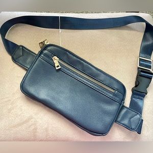 NWT Navy faux leather sling bag/crossbody/fanny bag.